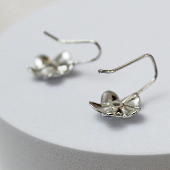 New Silver 925 Flower Earrings with Center Rhinestone   E33 - Picture 3 of 4